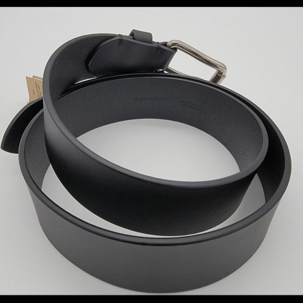 Burberry Black Leather Belt with Silver Buckle - Picture 3 of 9